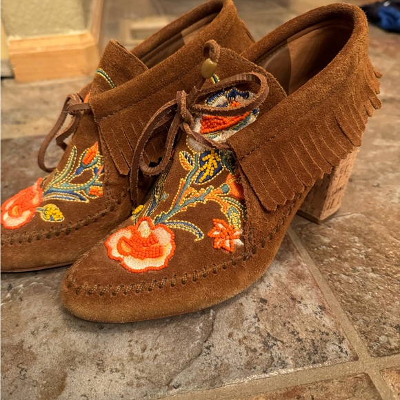 Tory Burch heeled moccasin - Picture 2 of 6